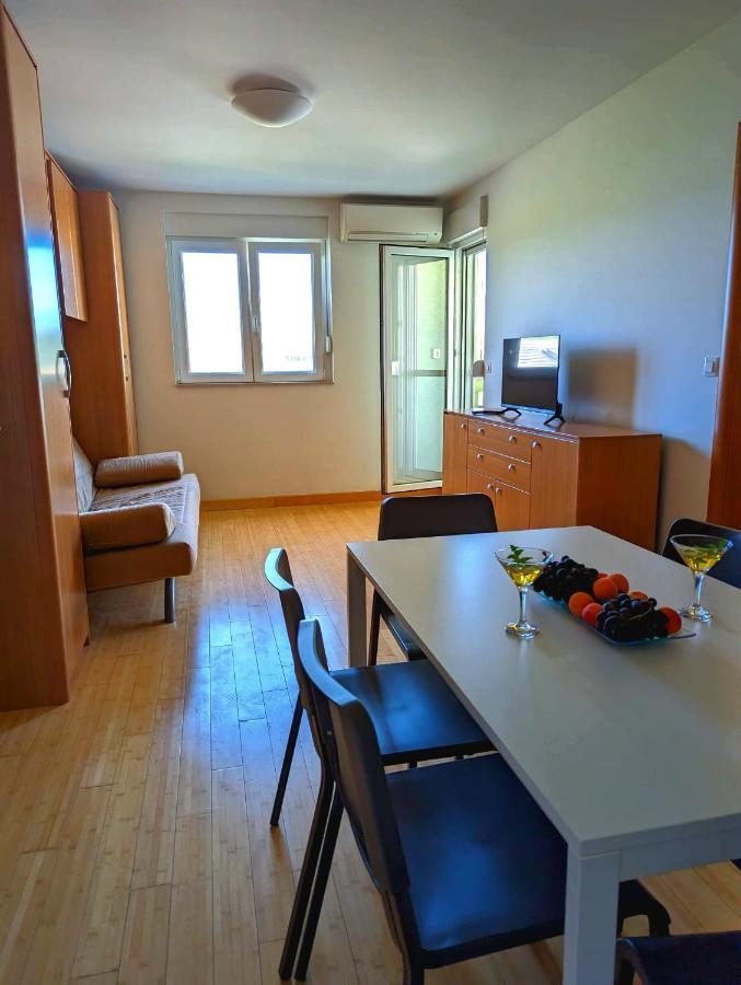 City Apartment Omis Exterior photo